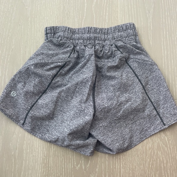 Lululemon gray shorts size 2 - Picture 2 of 2
